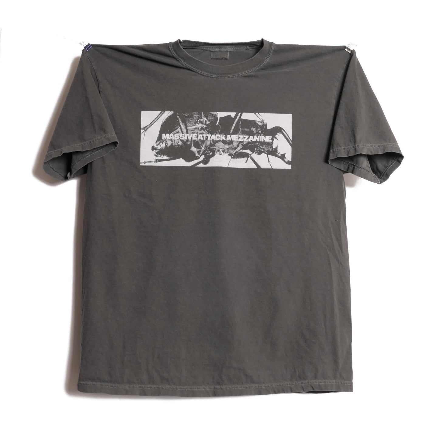 Massive Attack Mezzanine Band Tee English Trip Hop Collective Bristol England Alternative Tour Unfinished Sympathy Ultra Faded Xl - T-Shirt, Sweatshirt, Hoodie