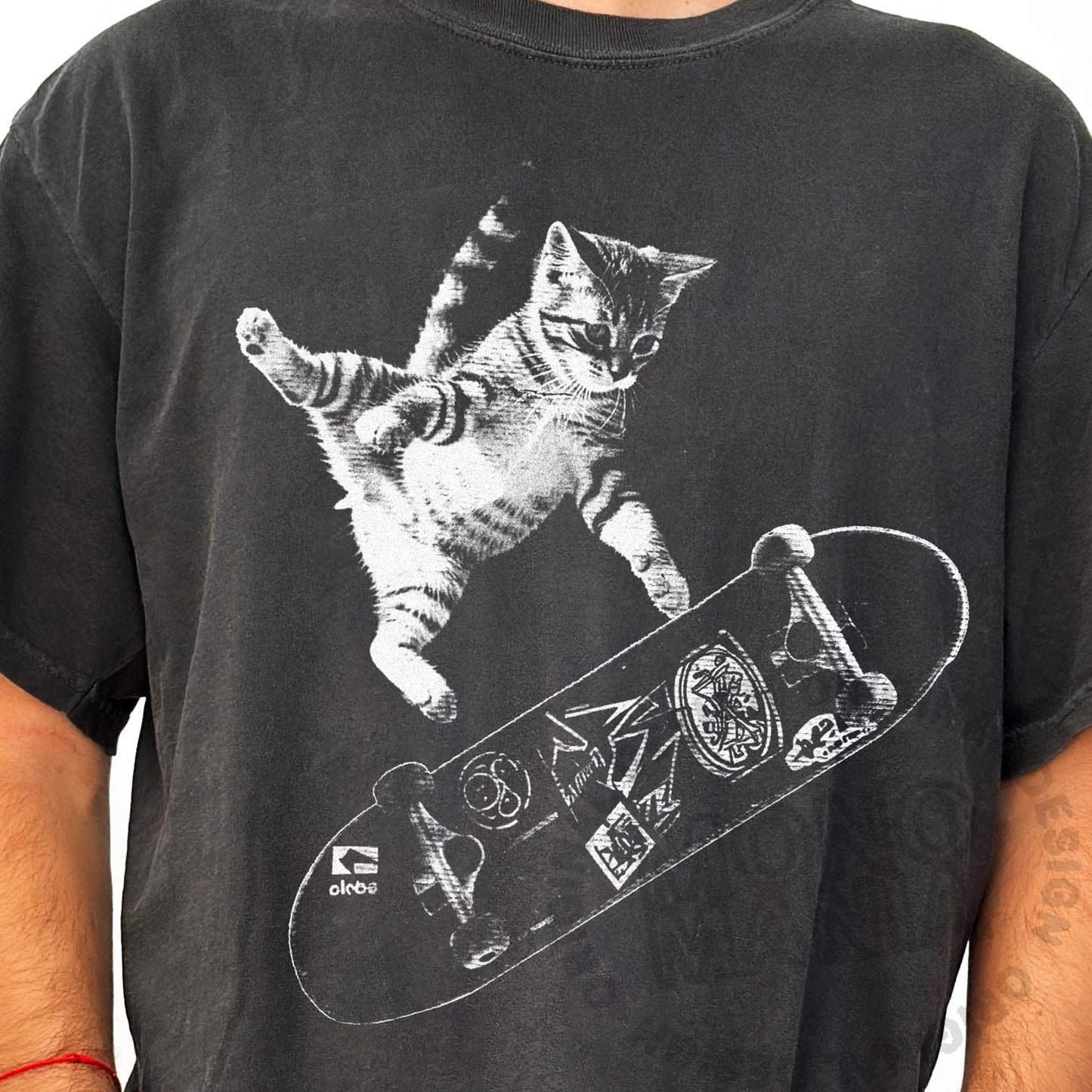Retro Skateboarding Cat Vintage Kitten Punk Streetwear Tee Y2k Oversized - T-Shirt, Sweatshirt, Hoodie
