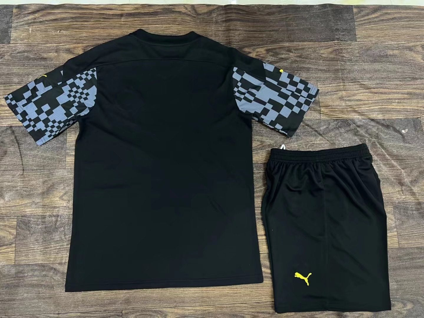 Borussia Dortmund 22-231 Style 3 Soccer Jersey sports jersey product view 1