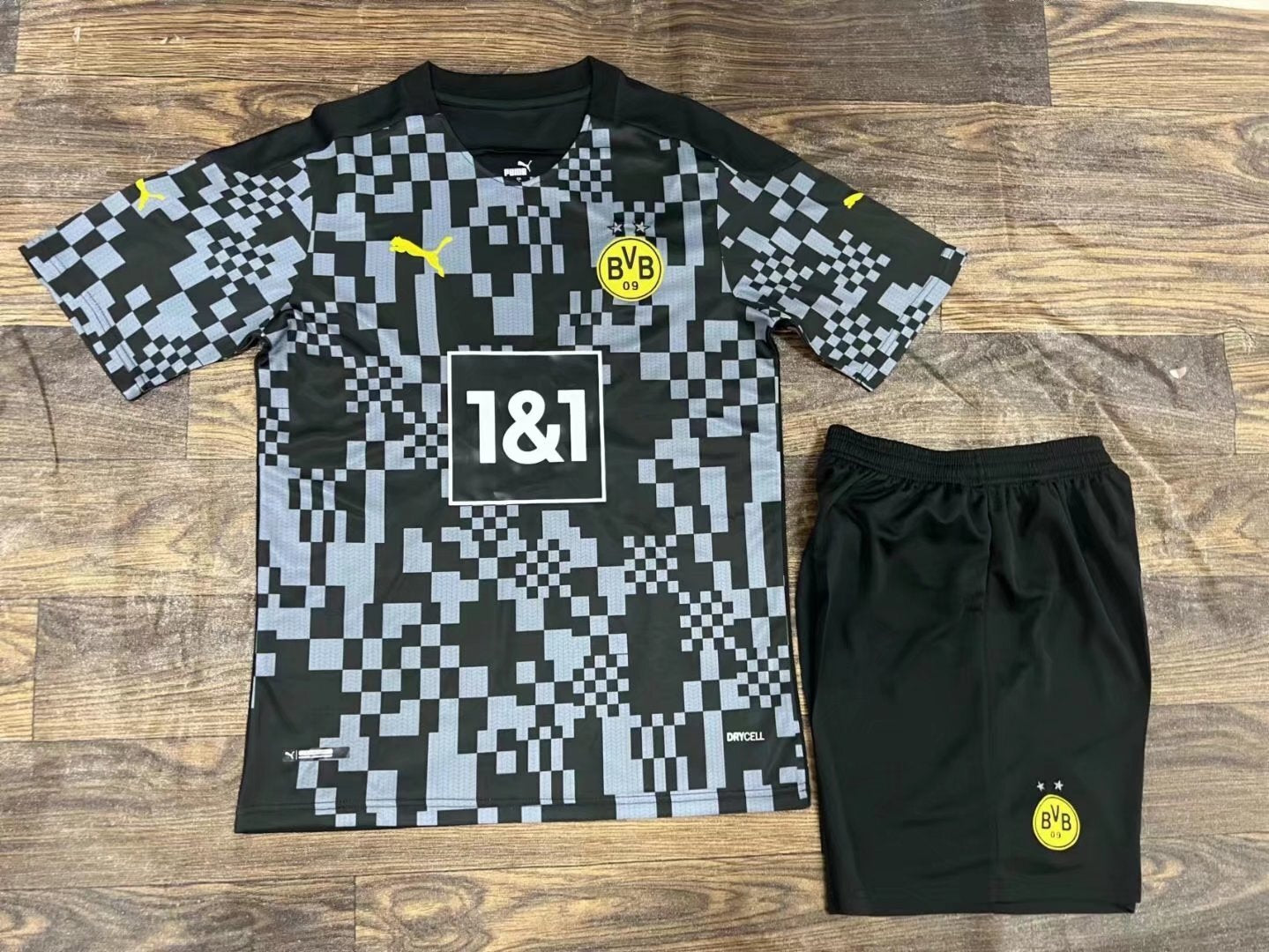 Borussia Dortmund 22-231 Style 4 Soccer Jersey sports jersey product view 1