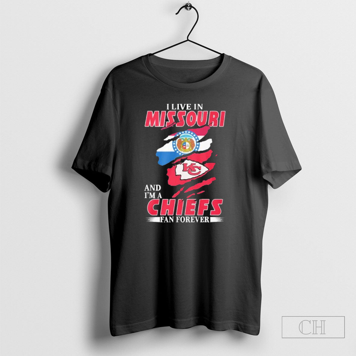 I Live In Missouri And Im A Kansas City Chiefs Fan Forever Shirt Tee Unisex T-shirt, Sweatshirt, Hoodie, Long Sleeve Tee - T-Shirt, Sweatshirt, Hoodie