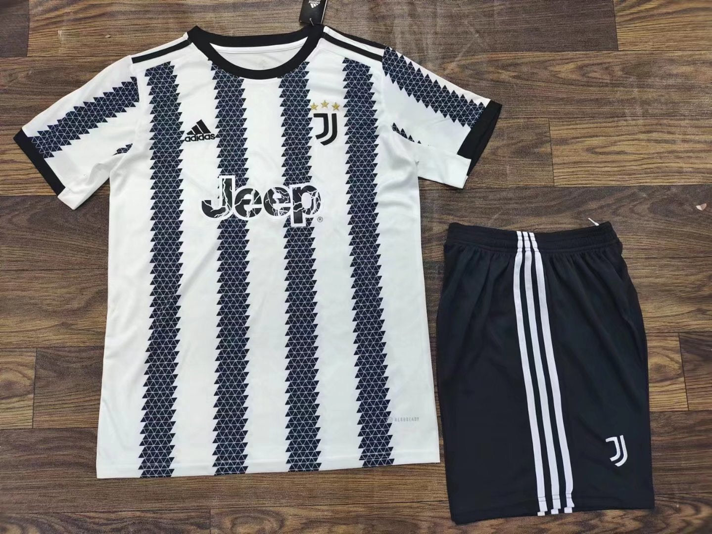 Juventus 22-231 Style 4 Soccer Jersey sports jersey product view 1