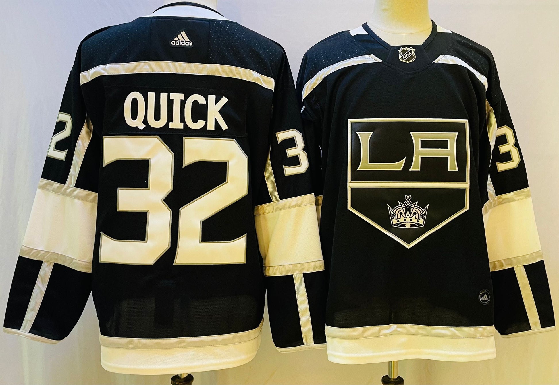 Los Angeles Kings #32 Jonathan Quick Hockey Jersey hockey jersey product view 1