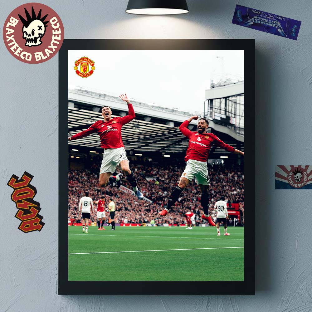 Manchester United Air Sesko Feat Cunha Celebration Vs Liverpool Match Home Decor Poster Canvas - T-Shirt, Sweatshirt, Hoodie