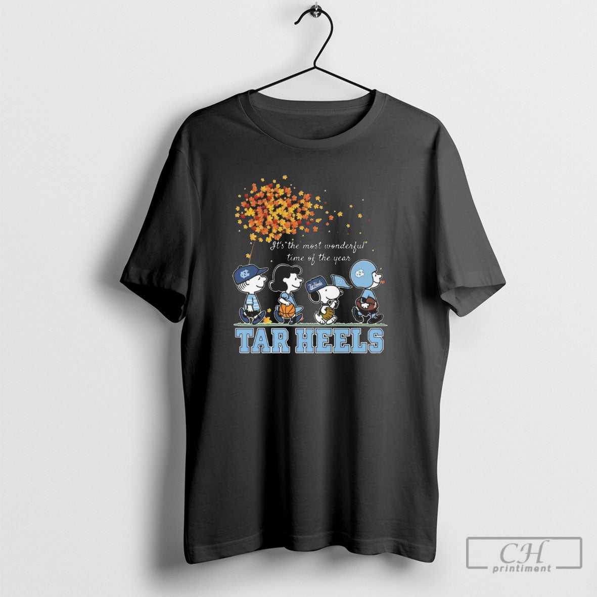 North Carolina Tar Heels The Peanuts Its The Most Wonderful Time Of The Year Autumn Unisex T-shirt, Sweatshirt, Hoodie, Long Sleeve Tee - T-Shirt, Sweatshirt, Hoodie