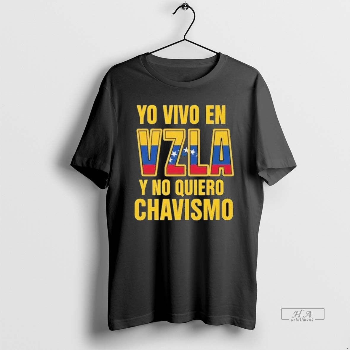 Official Trendy Yo Vivo En Vzla Y No Quiero Chavismo Shirts Unisex T-shirt, Sweatshirt, Hoodie, Long Sleeve Tee - T-Shirt, Sweatshirt, Hoodie