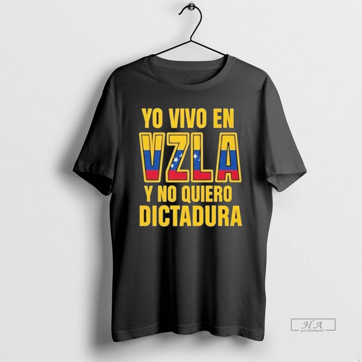 Official Trendy Yo Vivo En Vzla Y No Quiero Dictadura Shirts Unisex T-shirt, Sweatshirt, Hoodie, Long Sleeve Tee - T-Shirt, Sweatshirt, Hoodie