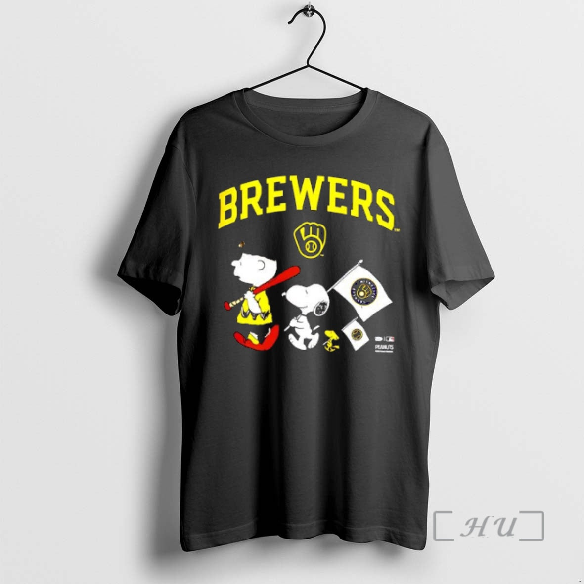 Officials Peanuts Chracters Flag With Milwaukee Brewers - T-Shirt, Sweatshirt, Hoodie