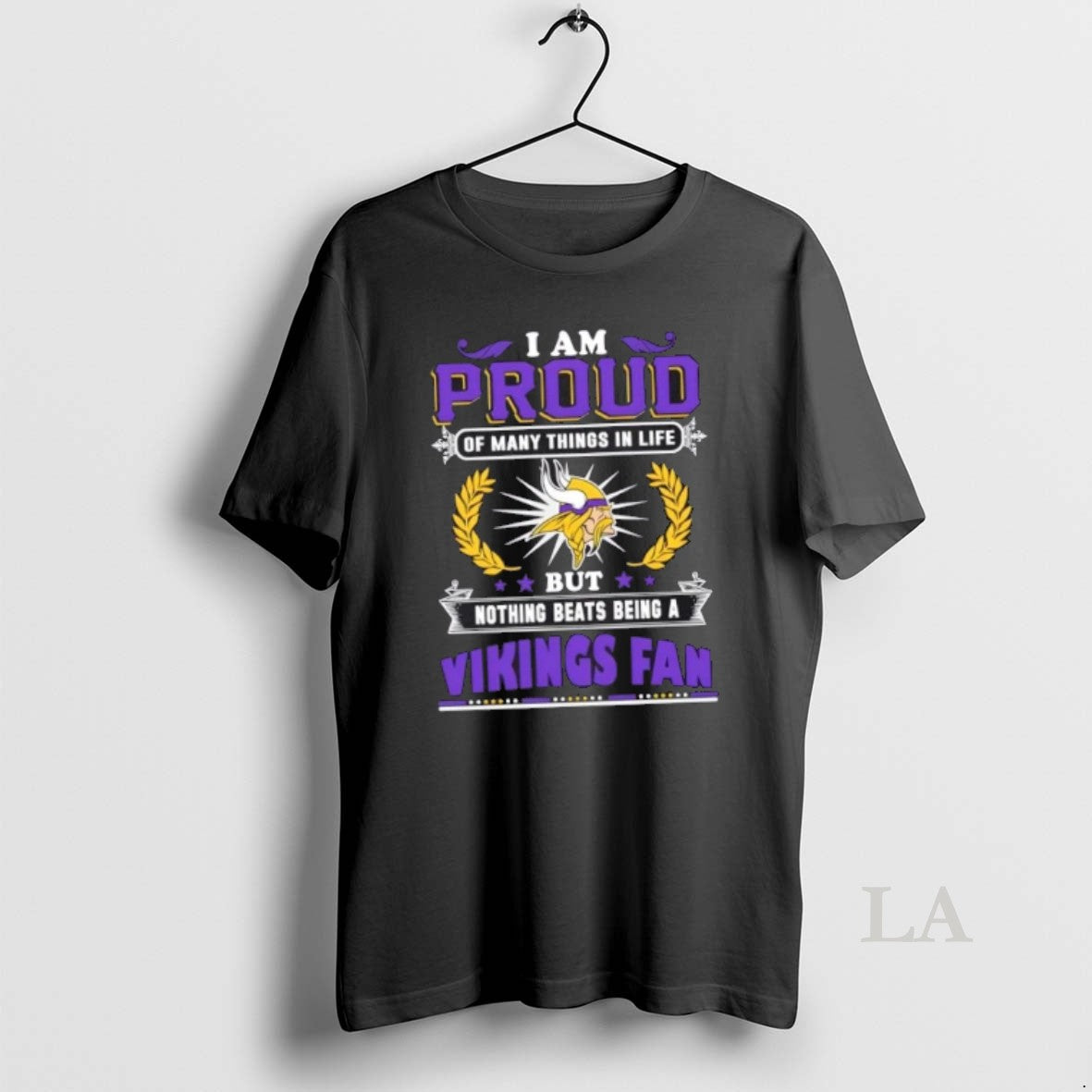 Original I Am Proud Of Many Things In Life But Nothing Beats Being A Minnesota - T-Shirt, Sweatshirt, Hoodie