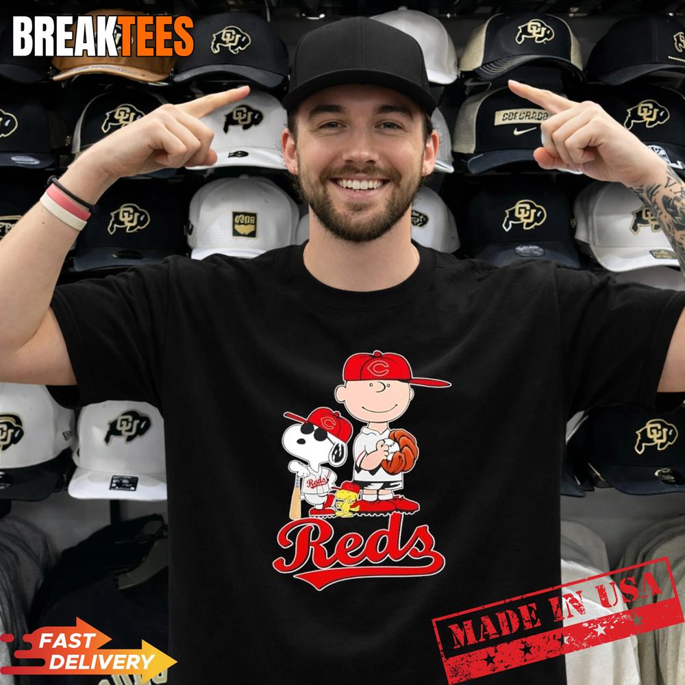 Peanuts characters x Cincinnati Reds Baseball MLB 2026 cartoon Shirt Unisex T-shirt, Sweatshirt, Hoodie, Long Sleeve Tee - T-Shirt, Sweatshirt, Hoodie
