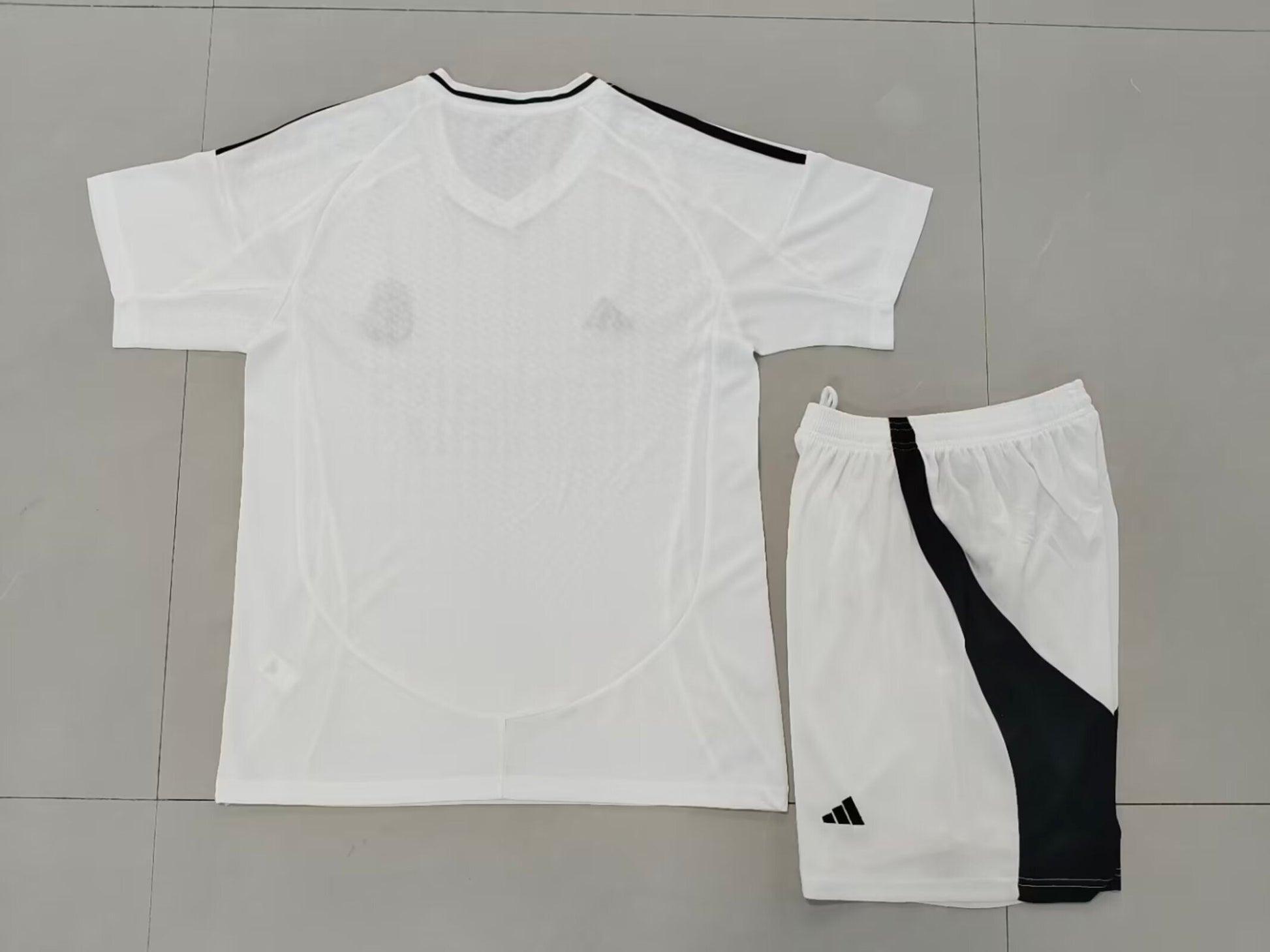 Real Madrid 24-25 Real Madrid Home Style 1 Soccer Jersey sports jersey product view 1