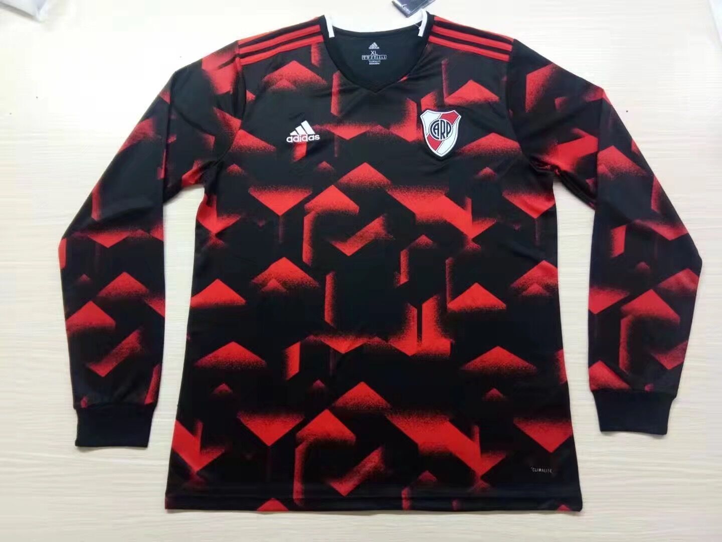 River Plate away red and black long sleeve 19-20 season soccer jersey Style 2 sports jersey product view 1