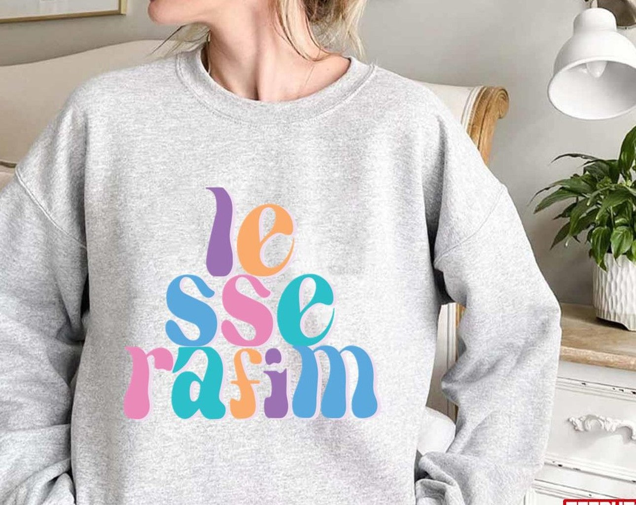 Retro Le Sserafim Text Unisex Sweatshirt - T-Shirt, Sweatshirt, Hoodie