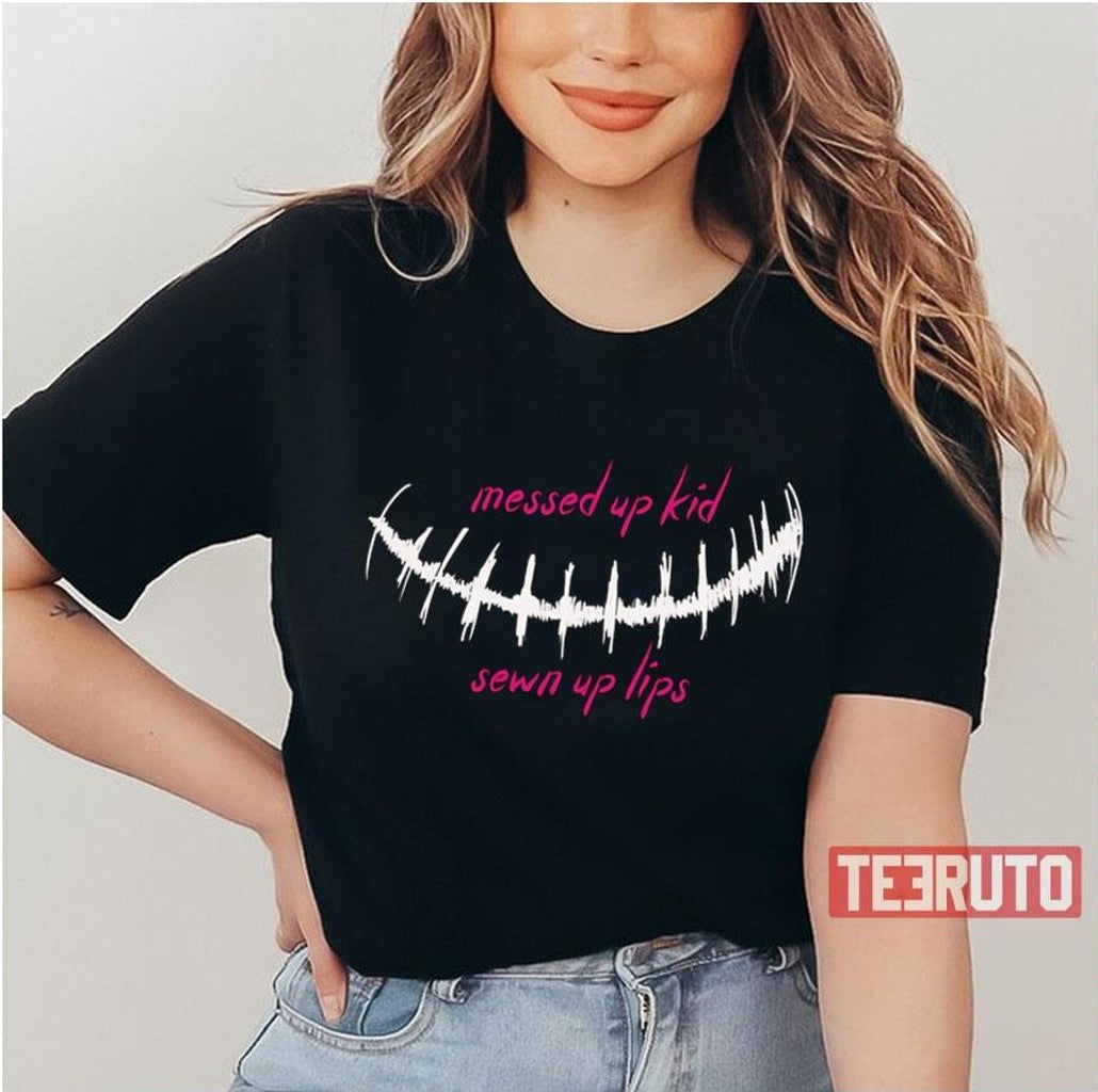 Sewn Up Lips Yungblud Unisex T-Shirt - T-Shirt, Sweatshirt, Hoodie