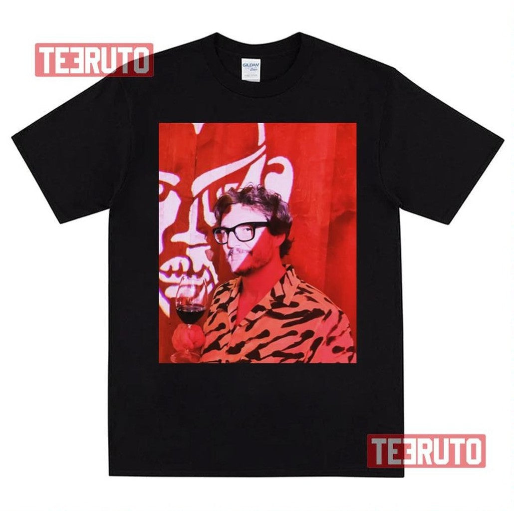 Pedro Pascal With Glasses Unisex T-Shirt - T-Shirt, Sweatshirt, Hoodie