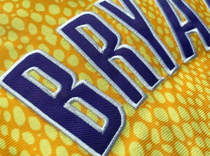 los angeles lakers #8 kobe bryant mitchell & ness Kobe Hall of Fame au Double-Sided Snakeskin Two-Tone Home Yellow 8 # Away Purple 24 # Embroidered Jersey Style 1 basketball jersey product view 1