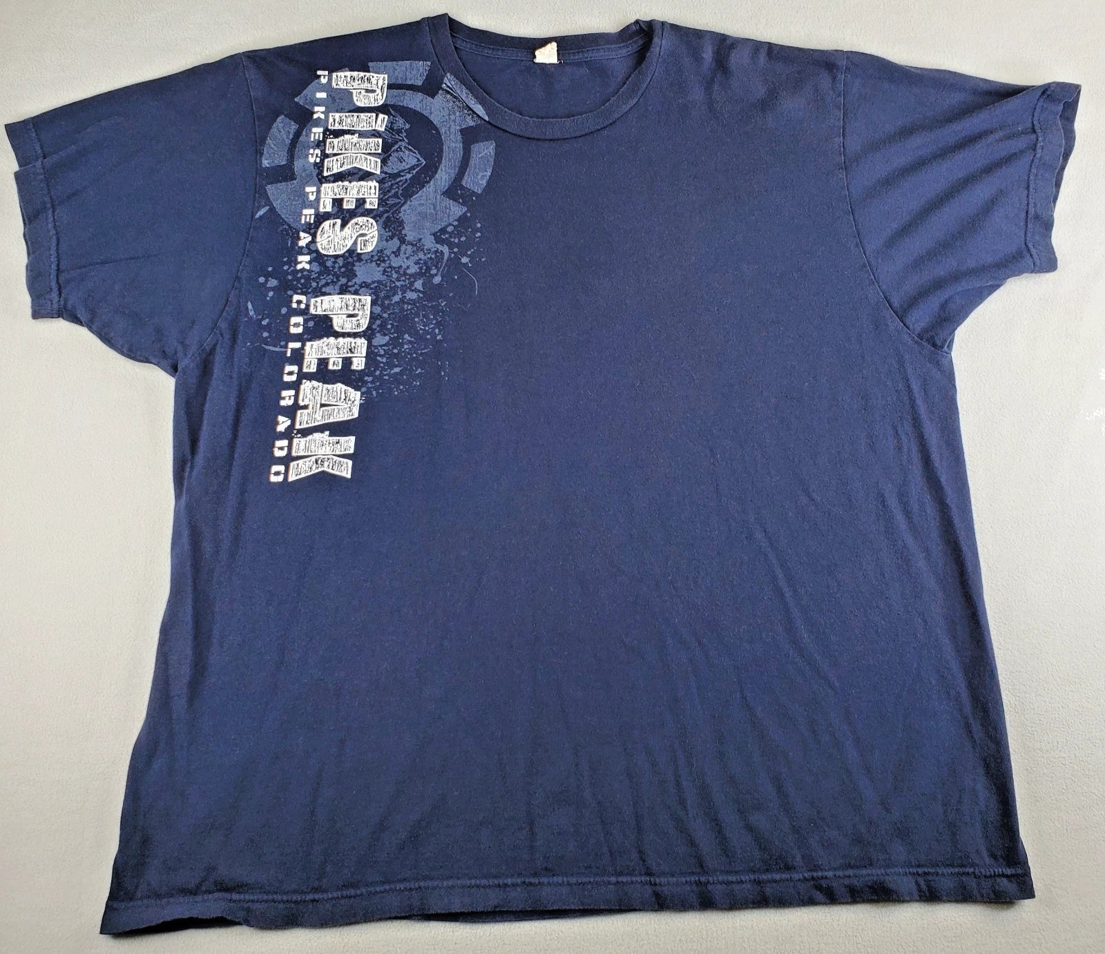 Pikes Peak Colorado Shirt Men XL Dark Blue Cog Graphic Soft Ring Spun Cotton VTG Unisex T-shirt, Sweatshirt, Hoodie, Long Sleeve Tee - T-Shirt, Sweatshirt, Hoodie