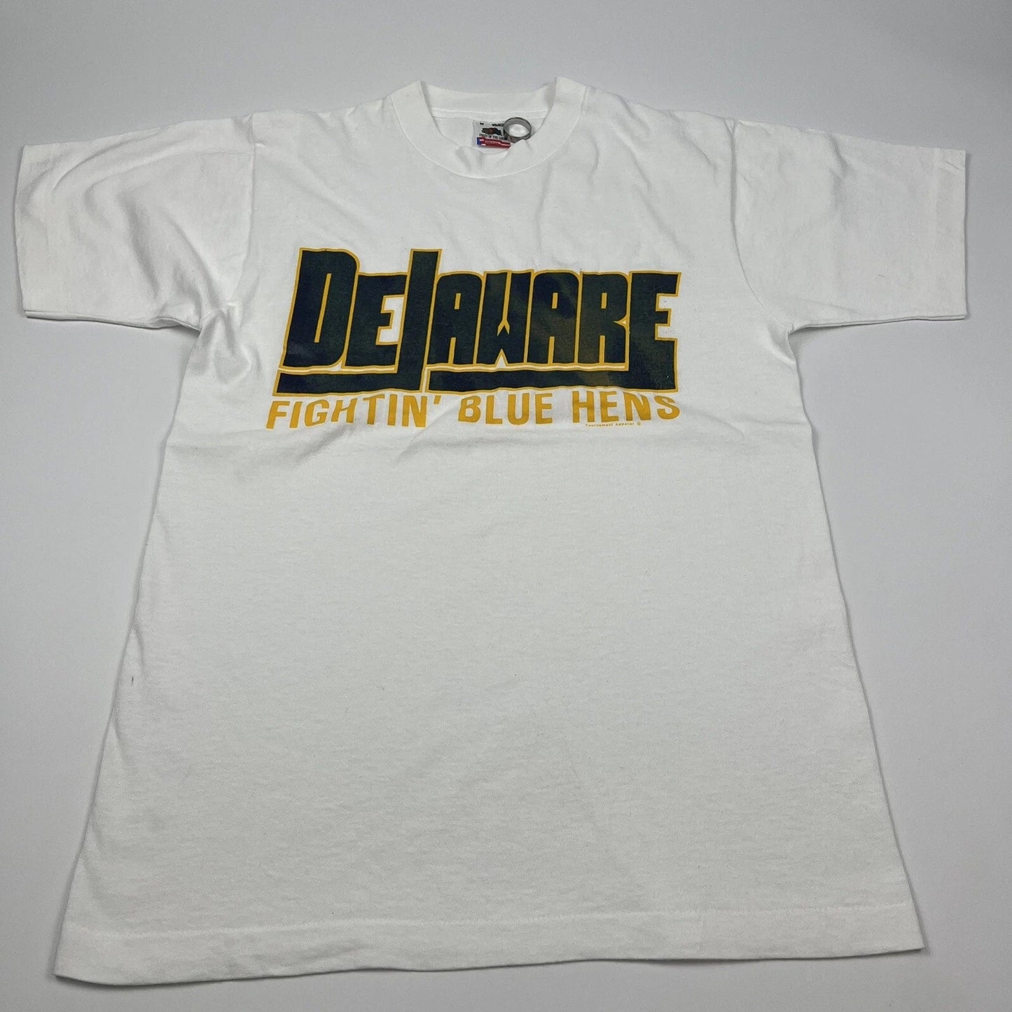 Vintage 90s University Of Delaware UD Fighting Blue Hen Shirt Men's Medium READ Unisex T-shirt, Sweatshirt, Hoodie, Long Sleeve Tee - T-Shirt, Sweatshirt, Hoodie