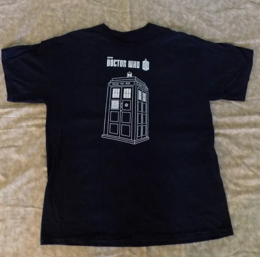 Doctor Who Adult XL T-Shirt - DOCTOR WHO & Tardis Unisex T-shirt, Sweatshirt, Hoodie, Long Sleeve Tee - T-Shirt, Sweatshirt, Hoodie