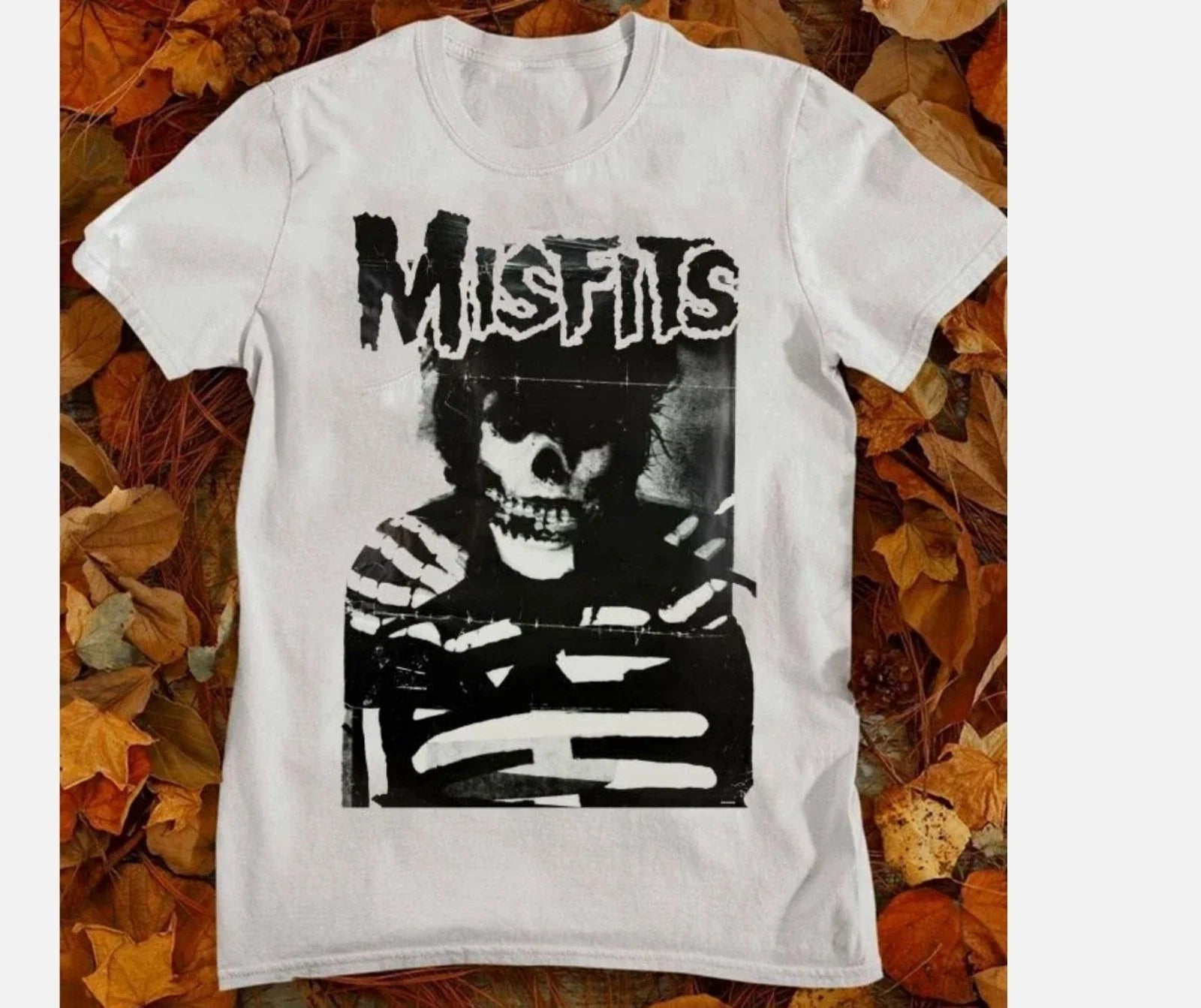 Vintage MISFITS Classic Skull T Shirt White Size S To 5XL Unisex T-shirt, Sweatshirt, Hoodie, Long Sleeve Tee - T-Shirt, Sweatshirt, Hoodie