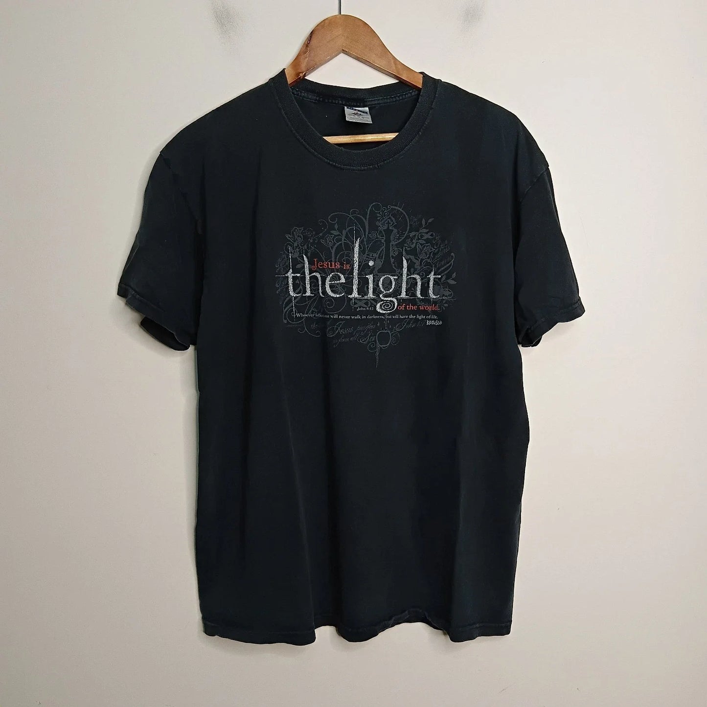 Vintage Jesus Is The Light Twilight Parody Shirt Mens Extra Large Black 2009 Unisex T-shirt, Sweatshirt, Hoodie, Long Sleeve Tee - T-Shirt, Sweatshirt, Hoodie