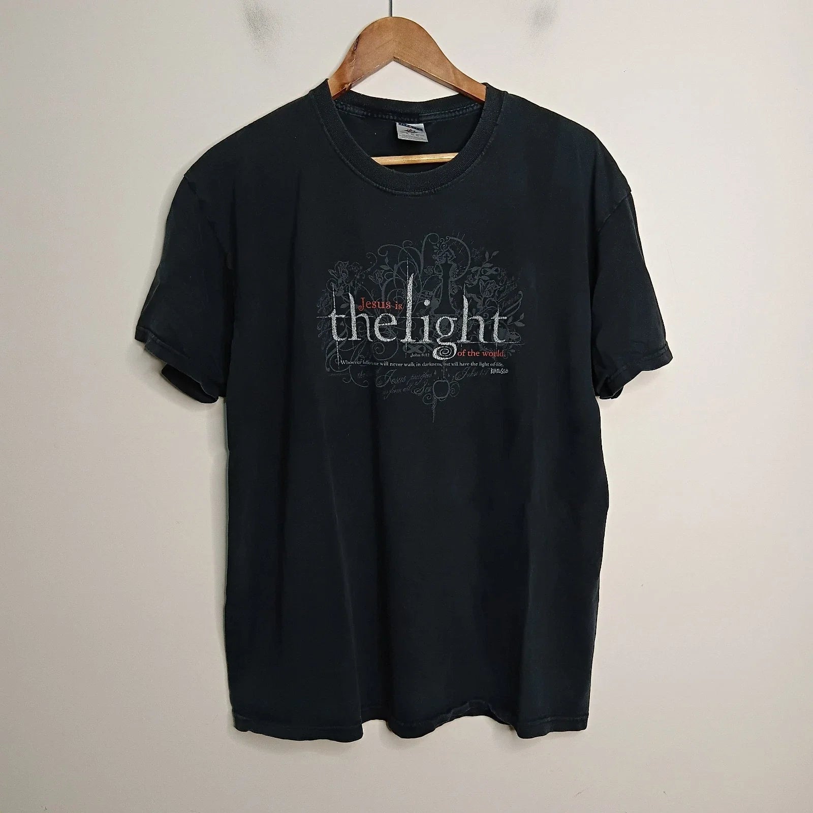 Vintage Jesus Is The Light Twilight Parody Shirt Mens Extra Large Black 2009 Unisex T-shirt, Sweatshirt, Hoodie, Long Sleeve Tee - T-Shirt, Sweatshirt, Hoodie