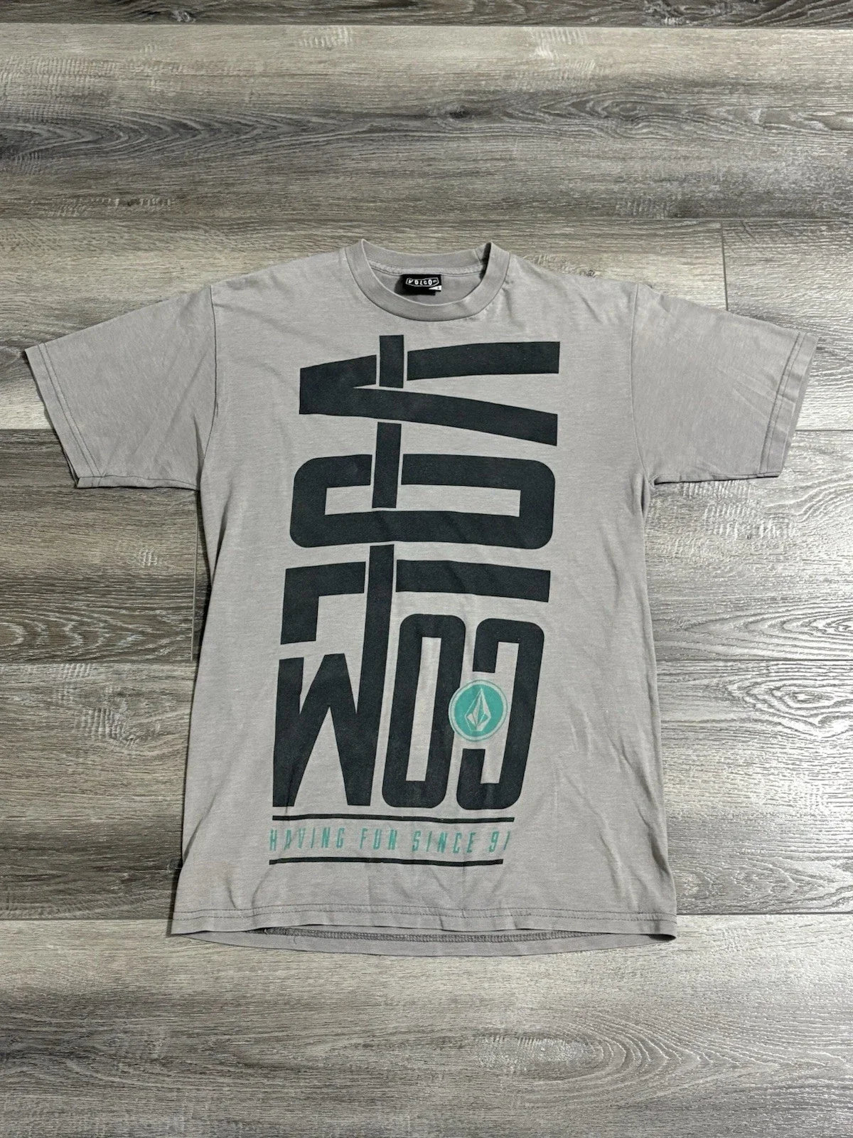 Vintage Volcom Sideways Logo Grey Shirt Retro Y2K Skater - Mens Small Unisex T-shirt, Sweatshirt, Hoodie, Long Sleeve Tee - T-Shirt, Sweatshirt, Hoodie