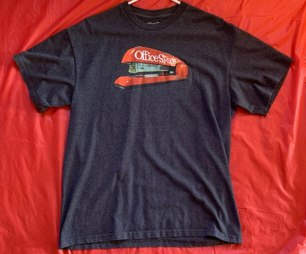 OFFICE SPACE MILTON T-Shirt L Official License Red Stapler 90s Movie Large Unisex T-shirt, Sweatshirt, Hoodie, Long Sleeve Tee - T-Shirt, Sweatshirt, Hoodie