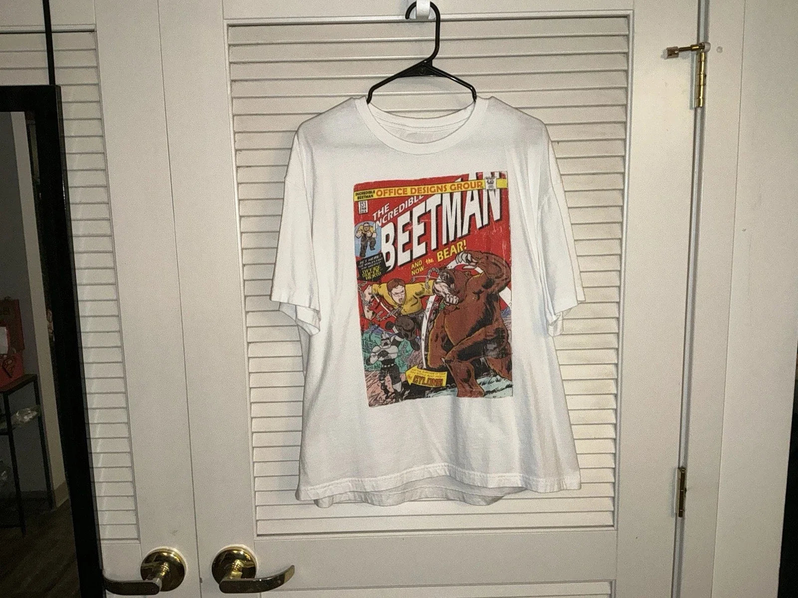 The Office Dwight Schrute Beetman Comic Book Style T-Shirt XL Unisex T-shirt, Sweatshirt, Hoodie, Long Sleeve Tee - T-Shirt, Sweatshirt, Hoodie