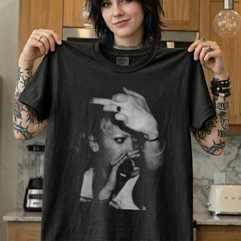 Gwen Stefani Vintage Unisex T-Shirt, Retro 90s No Doubt Unisex T-shirt, Sweatshirt, Hoodie, Long Sleeve Tee - T-Shirt, Sweatshirt, Hoodie
