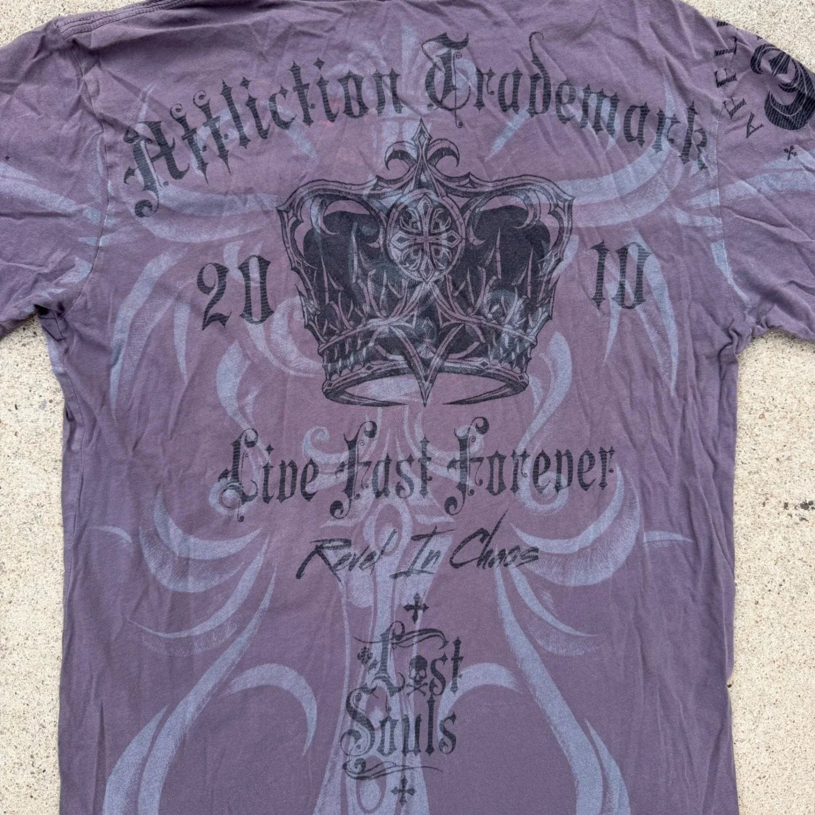Affliction | Lost Souls Graphic V-Neck Tee Y2K Faded Purple Mens Medium Grunge Unisex T-shirt, Sweatshirt, Hoodie, Long Sleeve Tee - T-Shirt, Sweatshirt, Hoodie