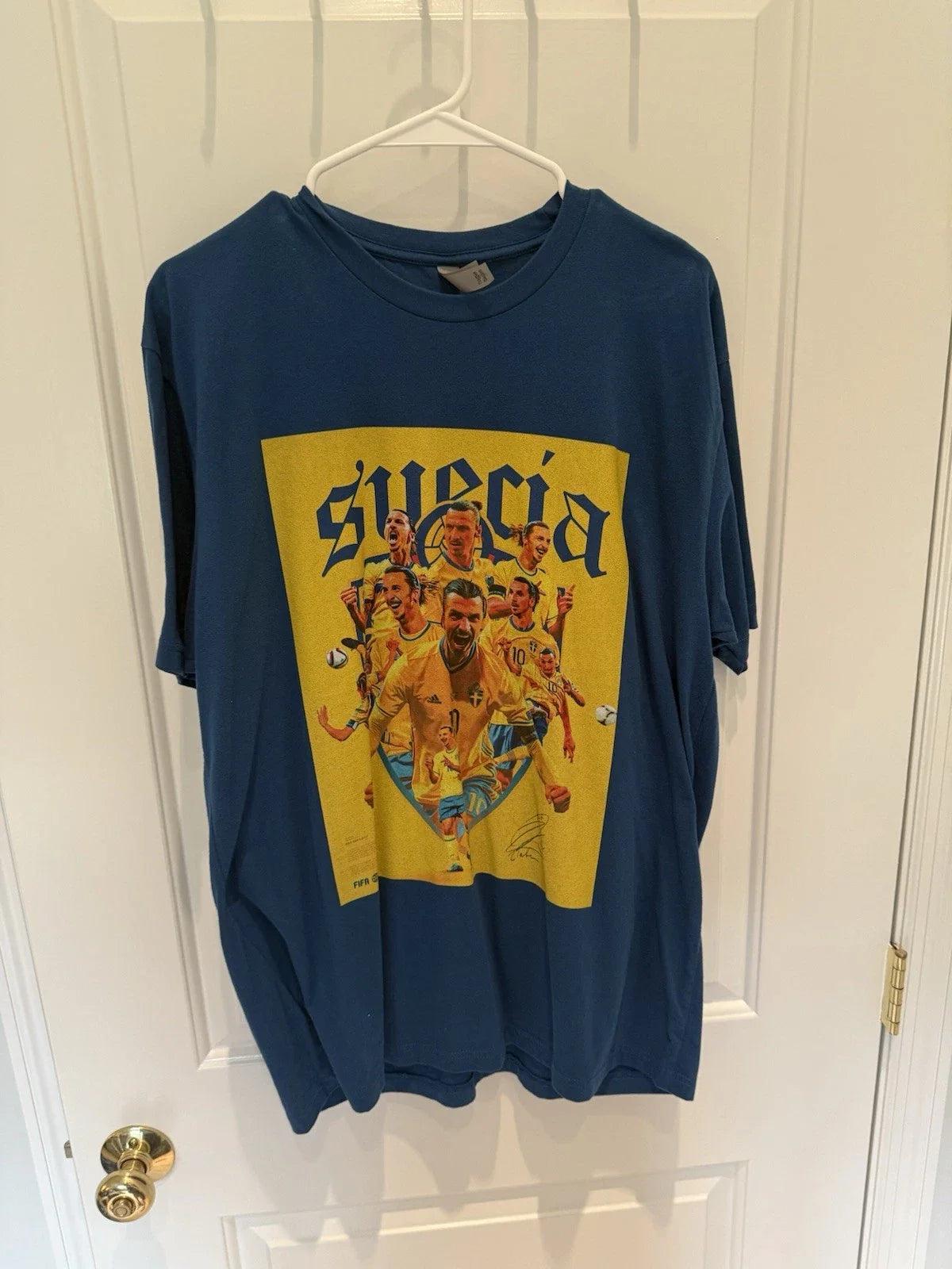 Sweden Soccer Graphic T-Shirt XL Zlatan Ibrahimovic FIFA Blue Yellow Tee Unisex T-shirt, Sweatshirt, Hoodie, Long Sleeve Tee - T-Shirt, Sweatshirt, Hoodie
