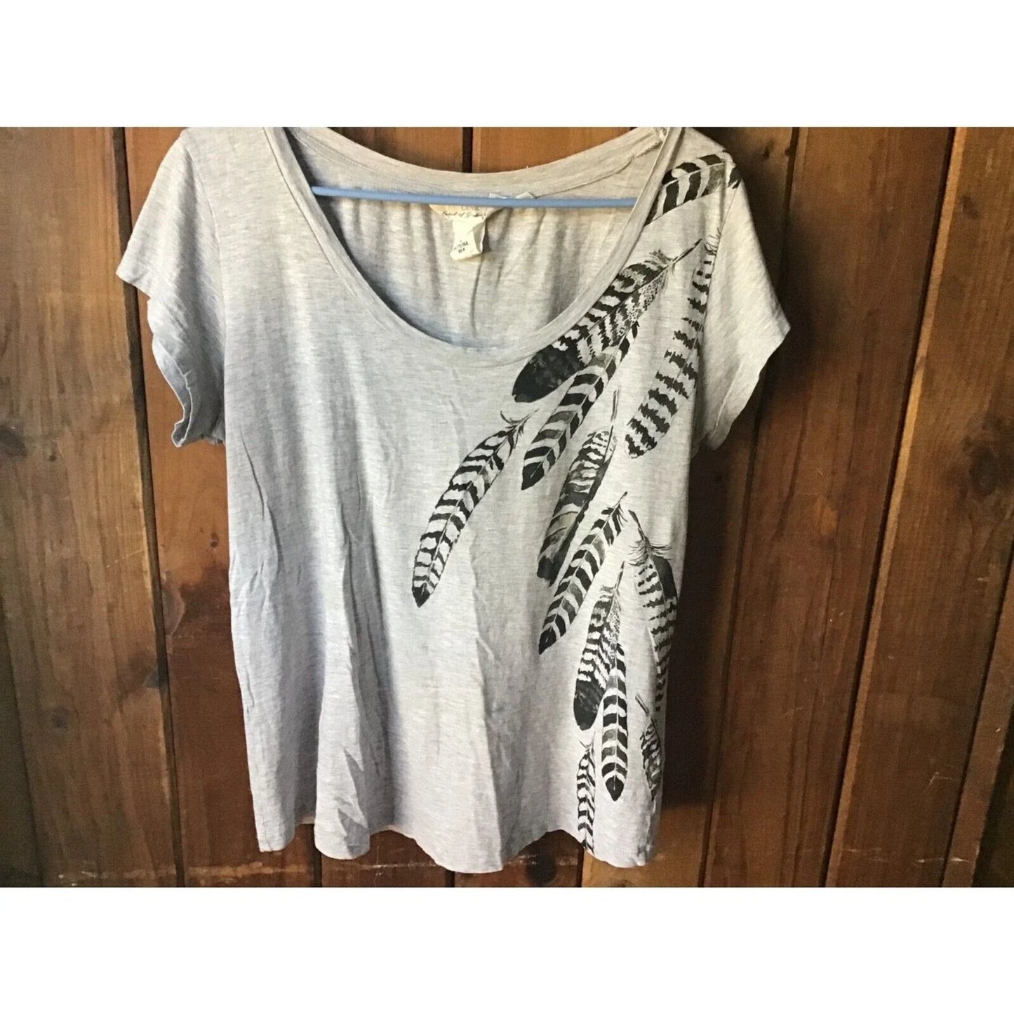 LOGG T-shirt Size M Gray Short Sleeve Feather Native American Tribal Boho Unisex T-shirt, Sweatshirt, Hoodie, Long Sleeve Tee - T-Shirt, Sweatshirt, Hoodie