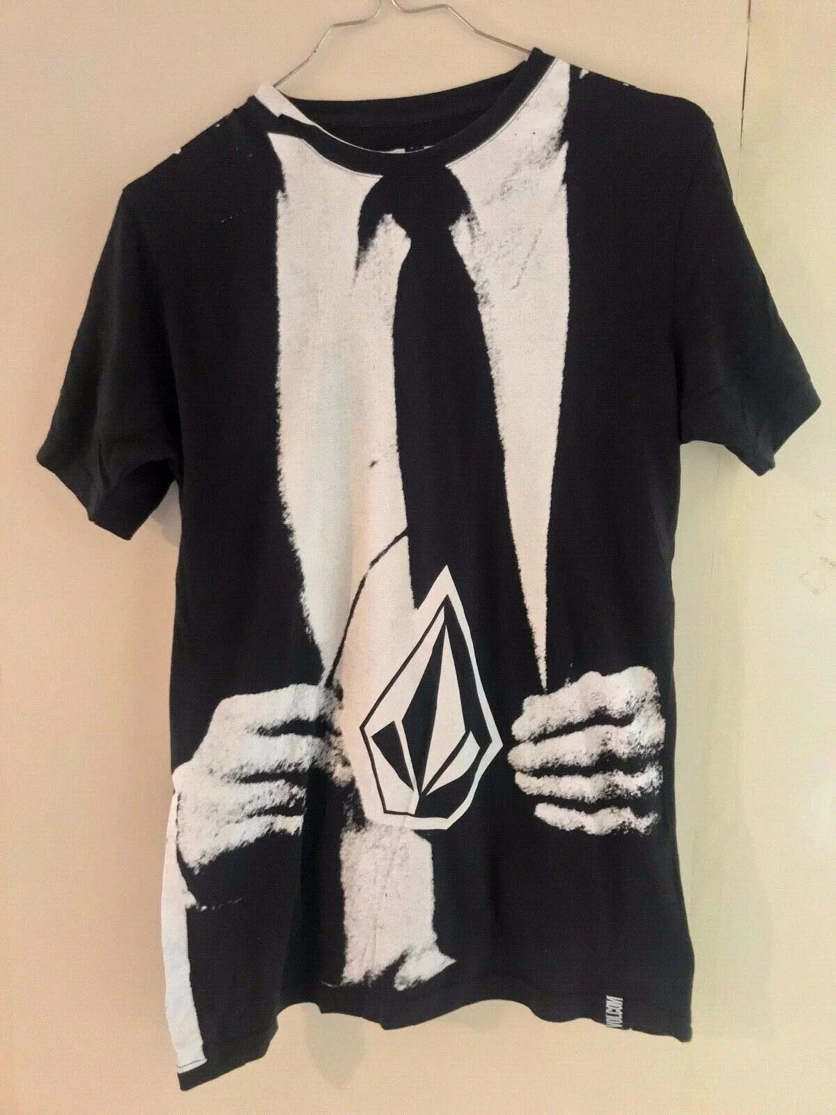 VOLCOM SMALL INDIE PUNK SKATE STREETWEAR HIP HOP SHORT SLEEVE T-SHIRT SIZE S Unisex T-shirt, Sweatshirt, Hoodie, Long Sleeve Tee - T-Shirt, Sweatshirt, Hoodie