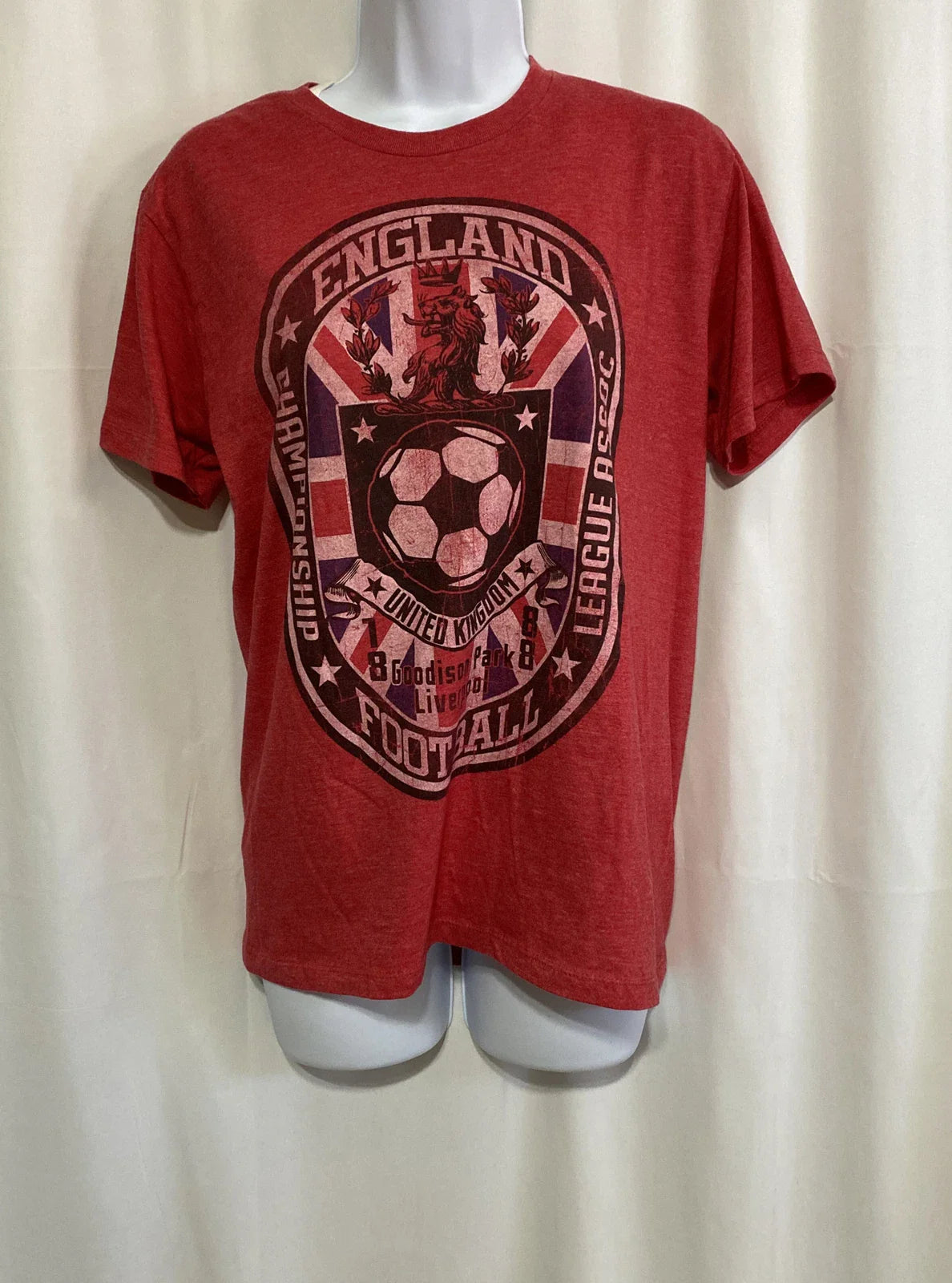 Unitas England Football T-Shirt Mens Small Red Excellent Graphic Tee Soccer UK Unisex T-shirt, Sweatshirt, Hoodie, Long Sleeve Tee - T-Shirt, Sweatshirt, Hoodie