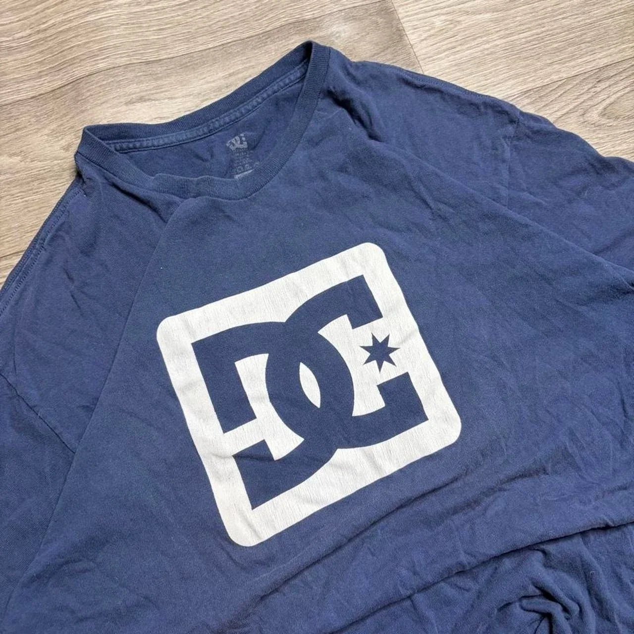 Vintage Y2K Skate Surf Goth Grunge Emo DC Shoes Logo Navy Tee Sz XL Unisex T-shirt, Sweatshirt, Hoodie, Long Sleeve Tee - T-Shirt, Sweatshirt, Hoodie