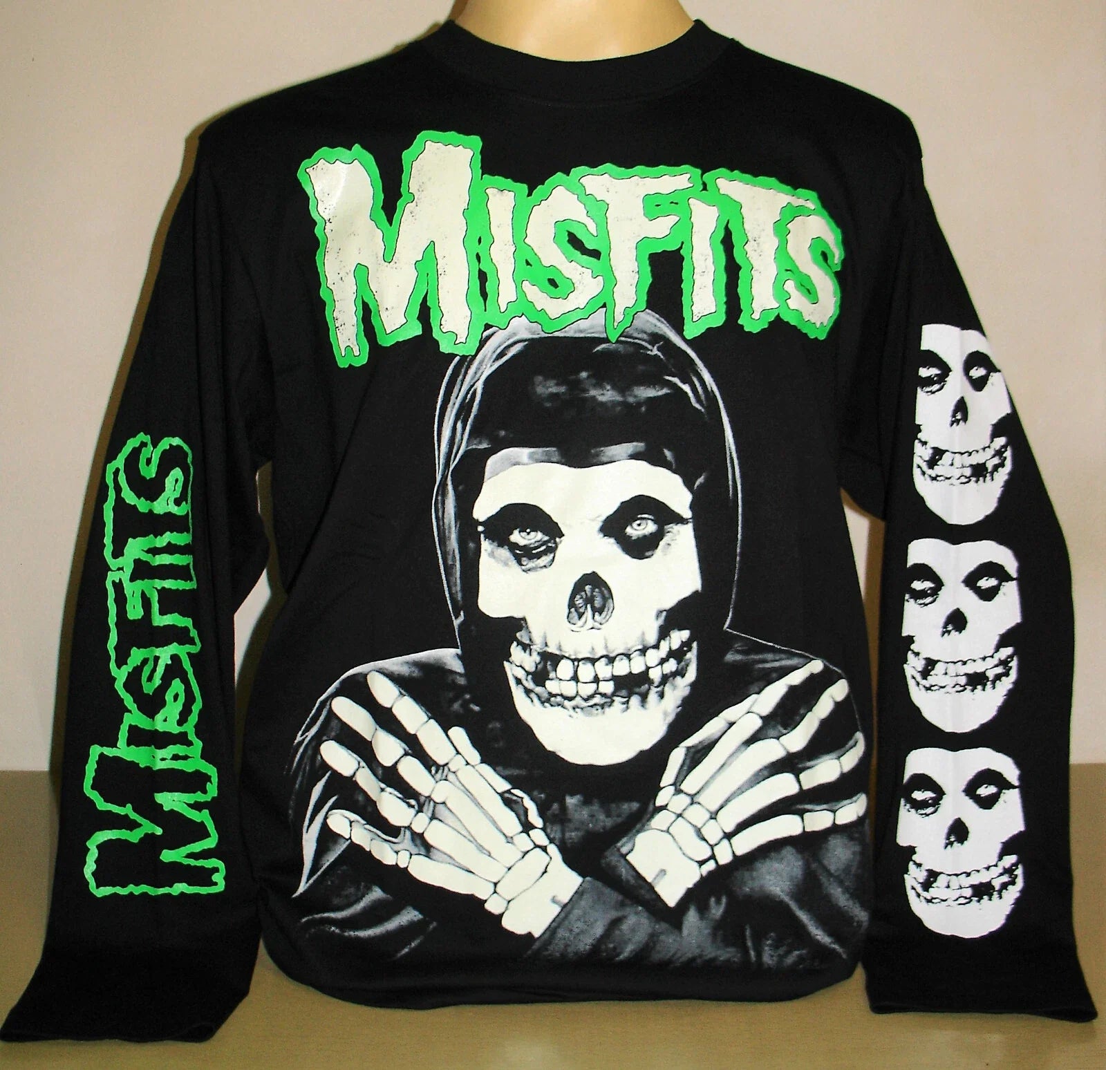 Misfits Skull Logo Glow Punk Rock Band Long Sleeve T-Shirt Size S M L XL 2XL 3XL Unisex T-shirt, Sweatshirt, Hoodie, Long Sleeve Tee - T-Shirt, Sweatshirt, Hoodie