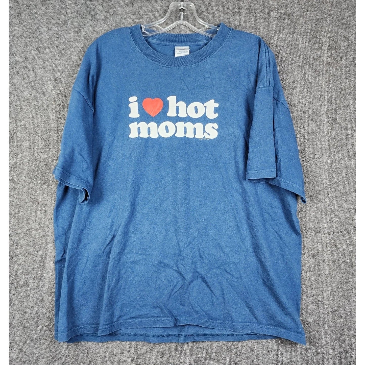 Delta I Heart Hot Moms T-Shirt Mens XL Blue Graphic Funny Novelty Tee Unisex T-shirt, Sweatshirt, Hoodie, Long Sleeve Tee - T-Shirt, Sweatshirt, Hoodie