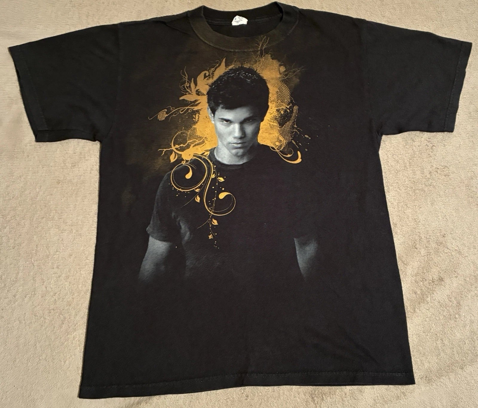 Vintage Twilight Saga New Moon Jacob Movie Promo T Shirt Fit S Y2k Unisex T-shirt, Sweatshirt, Hoodie, Long Sleeve Tee - T-Shirt, Sweatshirt, Hoodie