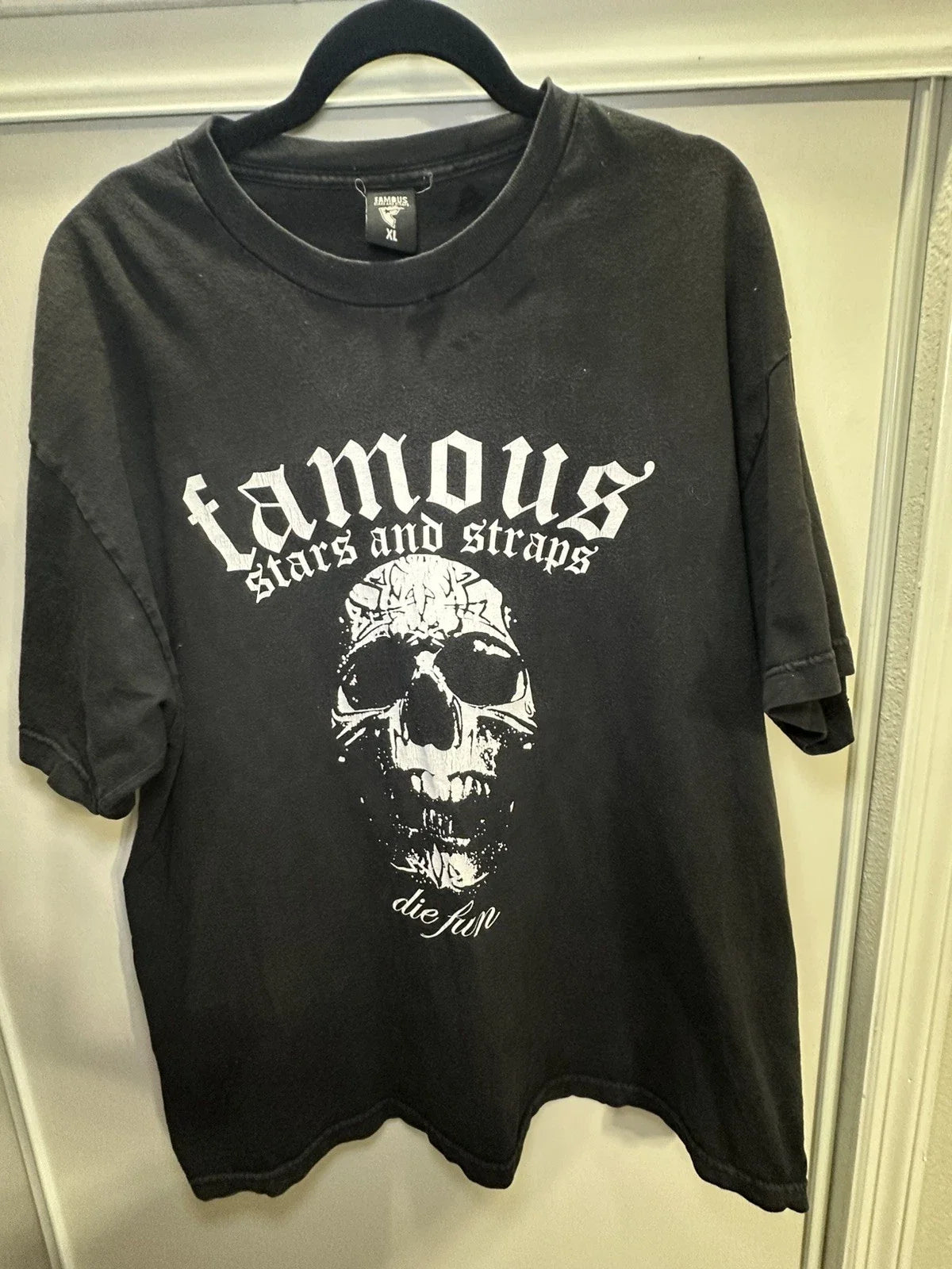 VTG Famous Stars and Straps Shirt XL Black Skull Graphic Travis Barker Die Fun Unisex T-shirt, Sweatshirt, Hoodie, Long Sleeve Tee - T-Shirt, Sweatshirt, Hoodie