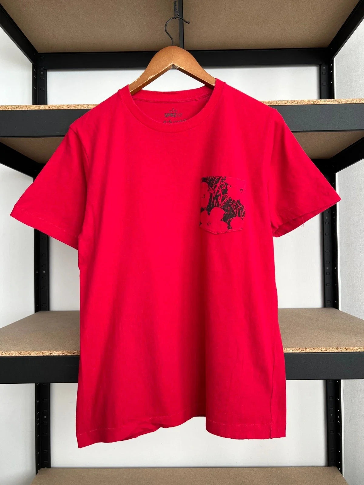 Uniqlo x Andy Warhol Art Pocket Red T-shirt Sz S Unisex T-shirt, Sweatshirt, Hoodie, Long Sleeve Tee - T-Shirt, Sweatshirt, Hoodie