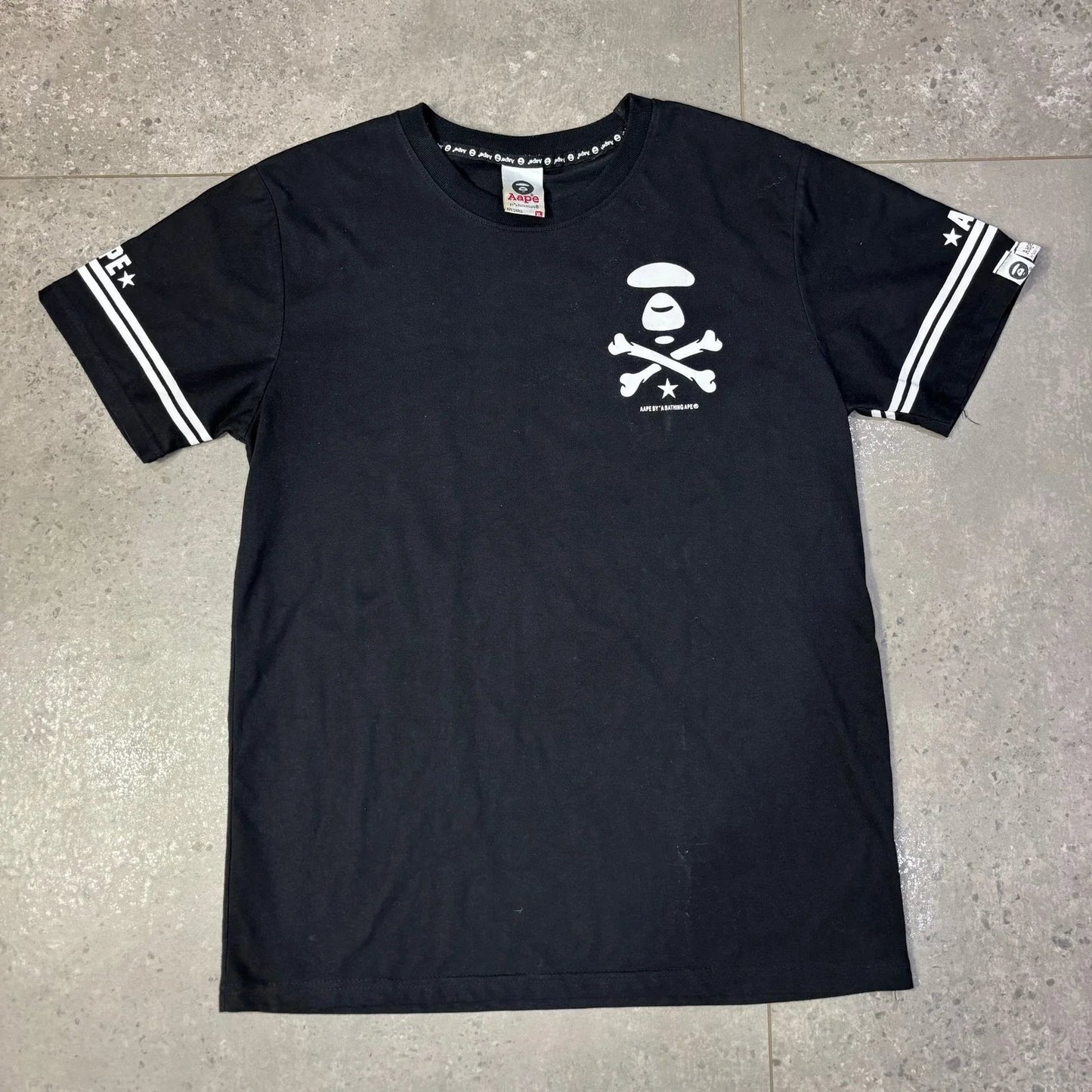 AAPE T-Shirt Men's XL Black Graphic Print Logo Skull Football Jersey Style Unisex T-shirt, Sweatshirt, Hoodie, Long Sleeve Tee - T-Shirt, Sweatshirt, Hoodie
