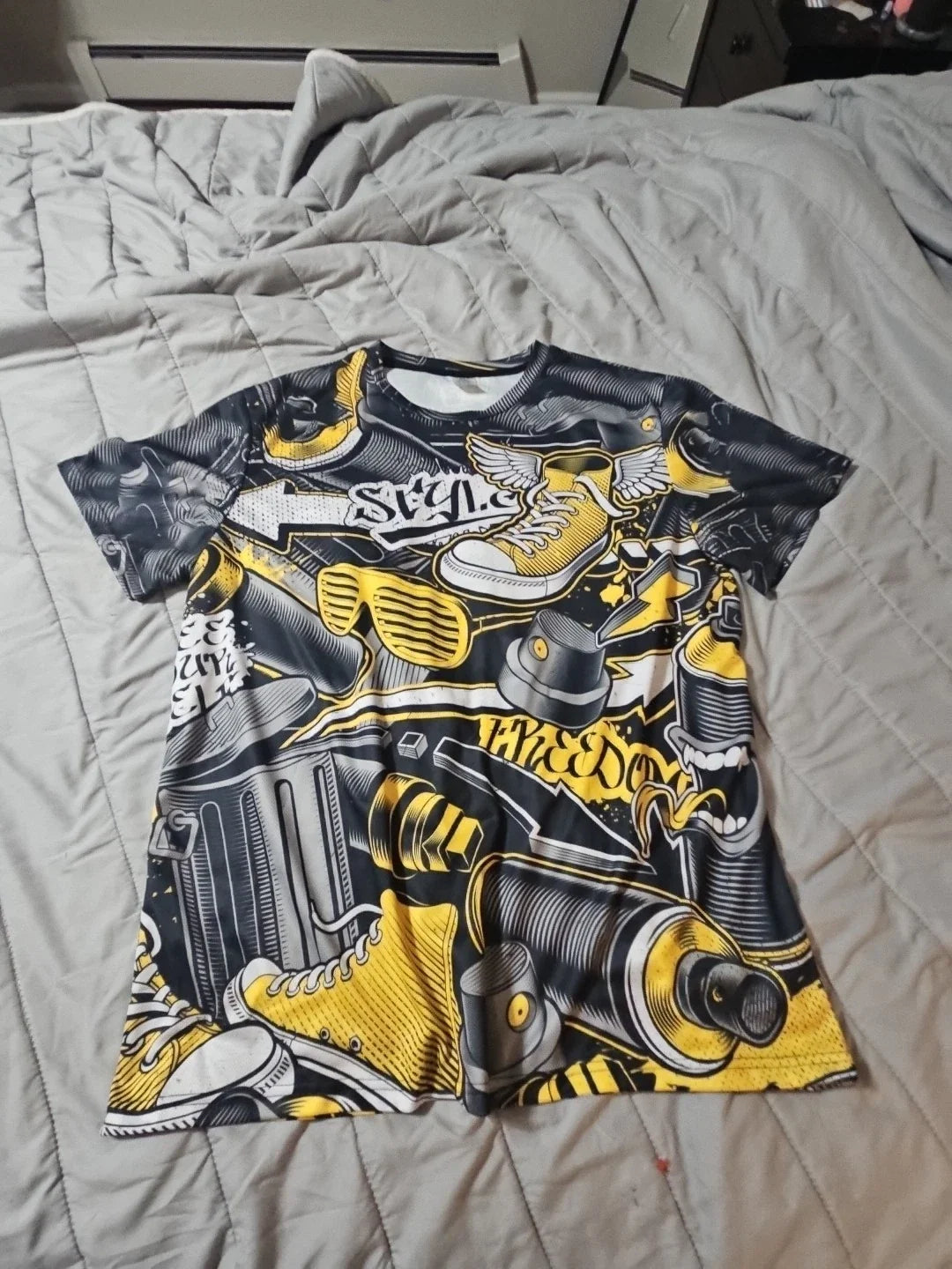 Black And Yellow 2 Xl Street Art Style T Shirt For Men Unisex T-shirt, Sweatshirt, Hoodie, Long Sleeve Tee - T-Shirt, Sweatshirt, Hoodie