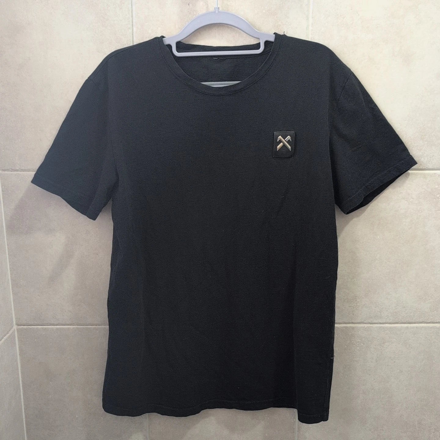 11 by Boris Bidjan Saberi Black T-Shirt Size L Metal Logo Patch Tech Streetwear Unisex T-shirt, Sweatshirt, Hoodie, Long Sleeve Tee - T-Shirt, Sweatshirt, Hoodie