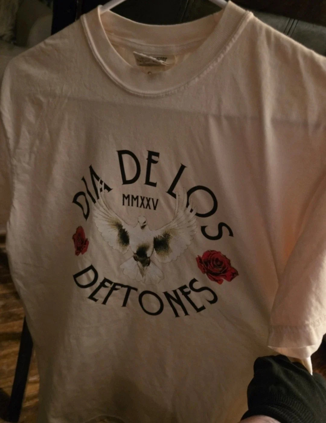 Dia de los deftones cream tshirt size M Unisex T-shirt, Sweatshirt, Hoodie, Long Sleeve Tee - T-Shirt, Sweatshirt, Hoodie