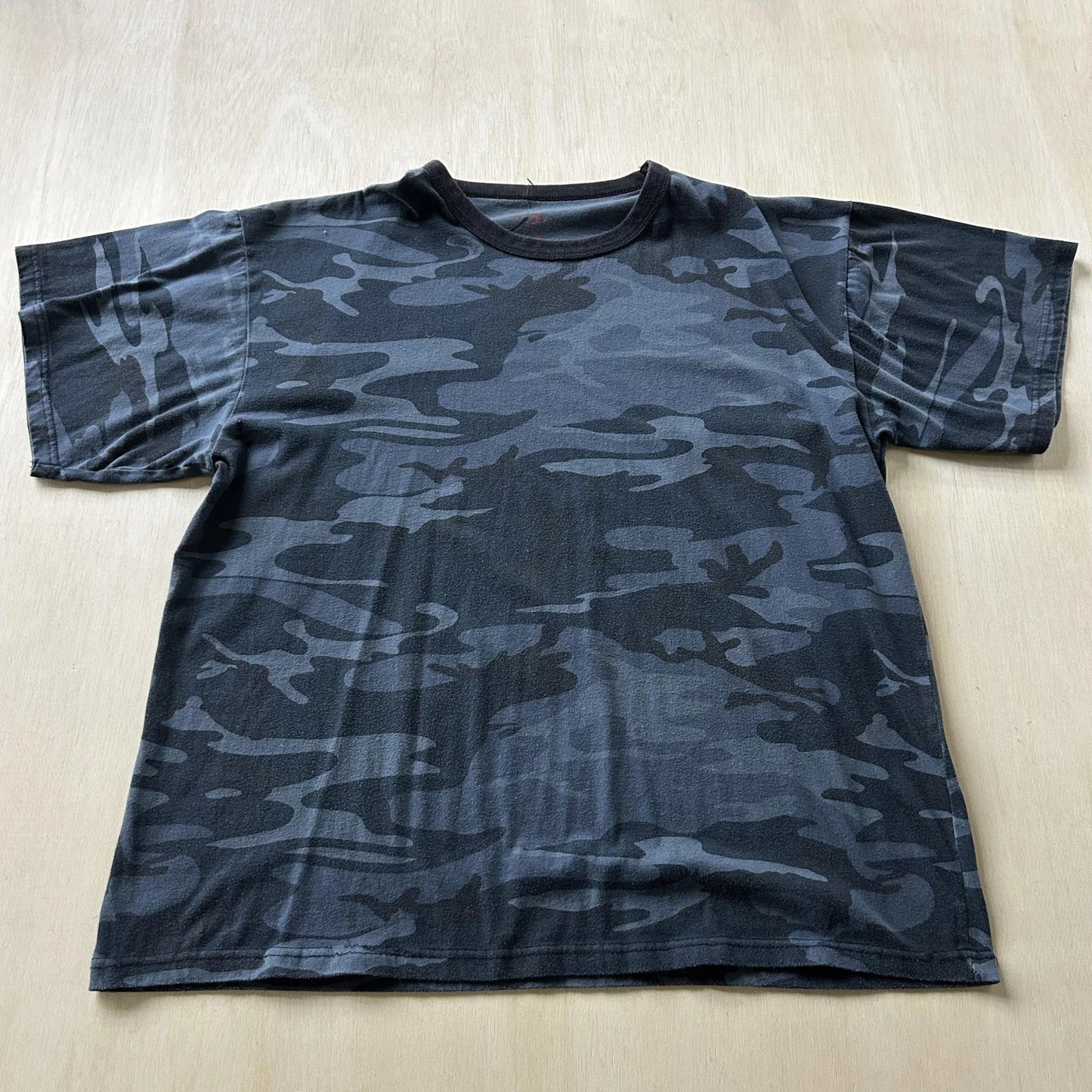 Y2K Gray Camo Shirt Mens Large Tagless Crew Cotton Poly Allover Tee T-Shirt Unisex T-shirt, Sweatshirt, Hoodie, Long Sleeve Tee - T-Shirt, Sweatshirt, Hoodie