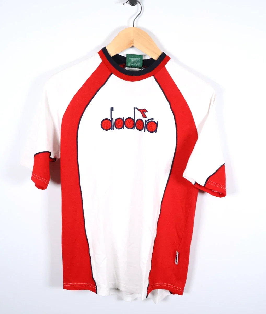 Diadora T-Shirt Men's Medium White Red Logo Embroidery Retro Soccer Cotton Unisex T-shirt, Sweatshirt, Hoodie, Long Sleeve Tee - T-Shirt, Sweatshirt, Hoodie