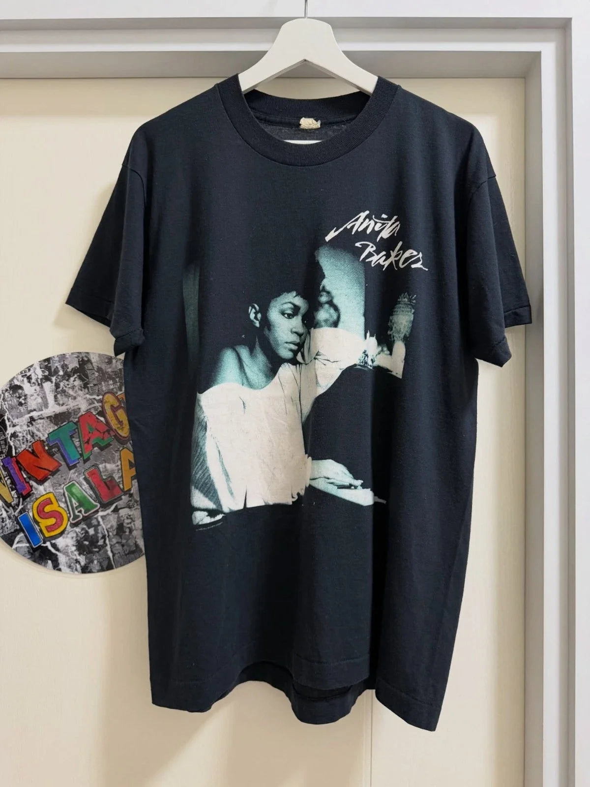 Vintage Anita Baker 90s T-shirt Unisex T-shirt, Sweatshirt, Hoodie, Long Sleeve Tee - T-Shirt, Sweatshirt, Hoodie