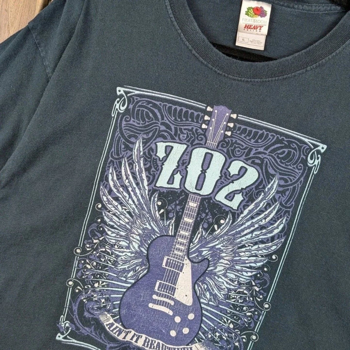 Z02 Ain't It Beautiful Vintage Y2K New York Guitar Art Hard Rock Band T-shirt XL Unisex T-shirt, Sweatshirt, Hoodie, Long Sleeve Tee - T-Shirt, Sweatshirt, Hoodie