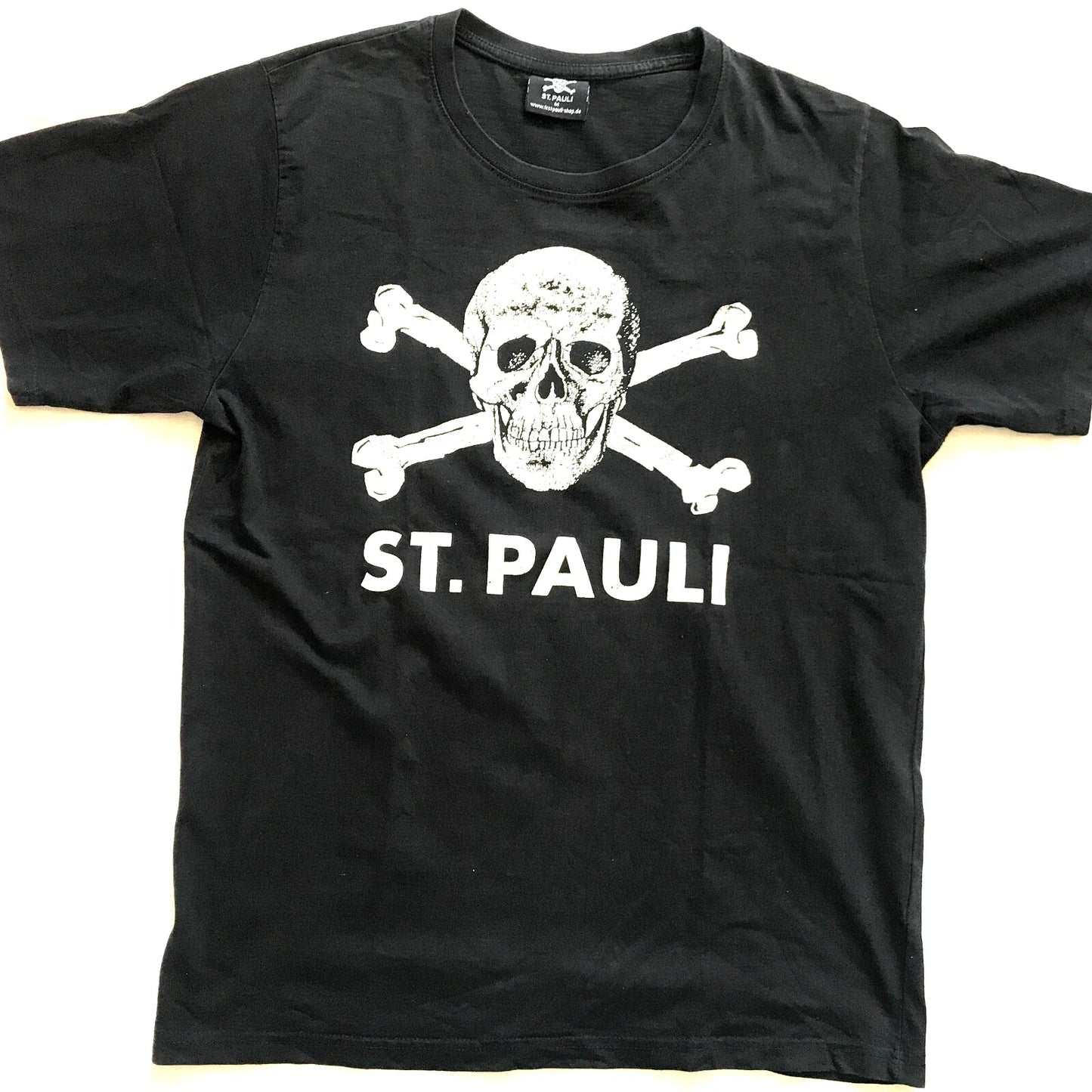 ST. PAULI SKULL BLACK SHIRT GERMANY FOOTBALL SOCCER TEE PRINTED MEDIUM SIZE Unisex T-shirt, Sweatshirt, Hoodie, Long Sleeve Tee - T-Shirt, Sweatshirt, Hoodie